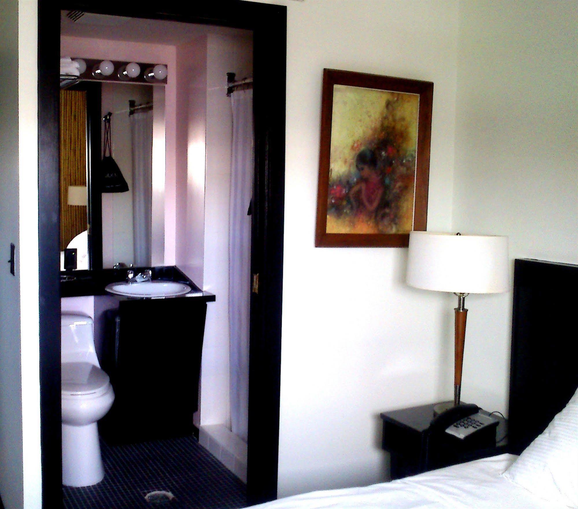 Hotel At The Waldorf Vancouver Eksteriør billede